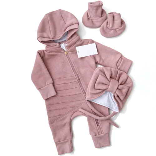 Пудровый комбинезон из плотного хлопка с начесом